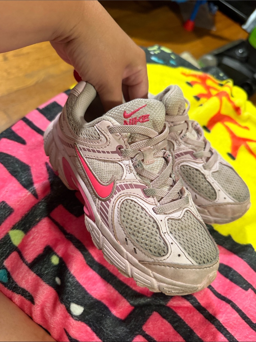 Girls nine sneakers